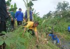 Gotong-Royong-Bersihkan-Aliran-Sungai-Junwangi-Krian