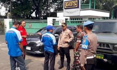 Polres-Pelabuhan-Tanjung-Perak-Pam-Jalur-dan-Kawal-Peserta-Peringatan-May-Day-di-Surabaya
