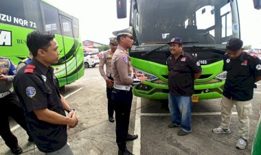 Polantas-Menyapa-:-Operasi-Zebra-Semeru-PJR-Polda-Jatim-Beri-Edukasi-Tertib-Lalin