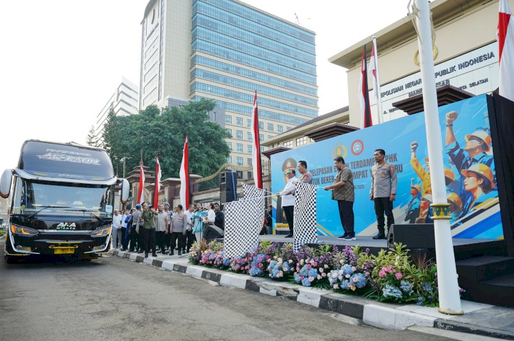 Kapolri Lepas 700 Buruh Terdampak PHK Untuk Kembali Bekerja, Wujud Kolaborasi Selesaikan Permasalahan Industrial