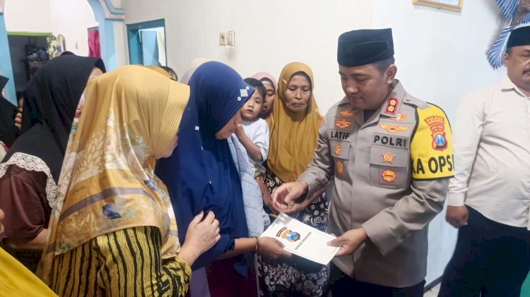 Kapolres Probolinggo Sambangi Rumah Duka Sampaikan Bela Sungkawa pada Keluarga Korban Penembakan di Papua
