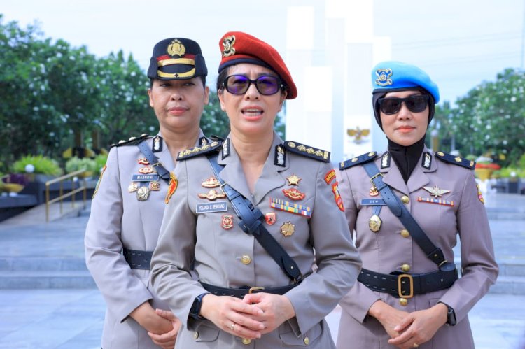 Polwan Mabes Polri Gelar Ziarah dan Tabur Bunga di TMP Kalibata Peringati Hari Jadi ke-77