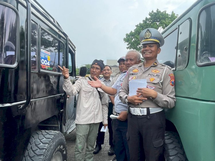 Cegah Kecelakaan, Satlantas Polres Malang Gelar Ramp Check Jeep Wisata Bromo