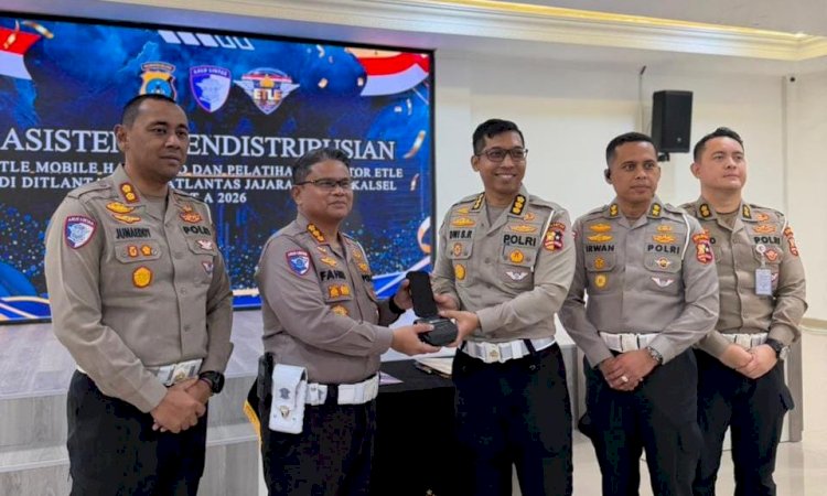 Korlantas Polri Perkuat Digitalisasi Penegakan Hukum Lalu Lintas Dengan ETLE Mobile Handheld di Polda Kalsel