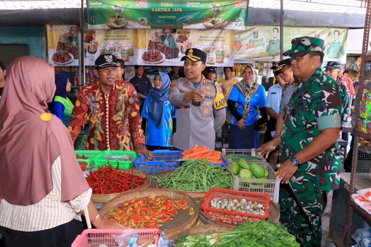 Polres Ngawi Bersama Pemkab Sidak Pasar Jaga Stabilitas Harga dan Ketersediaan Bapokting