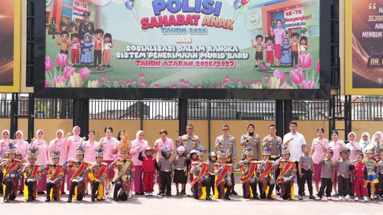 Polresta-Sidoarjo-Kenalkan-Tugas-Polisi-Melalui-Program-Polisi-Sahabat-Anak